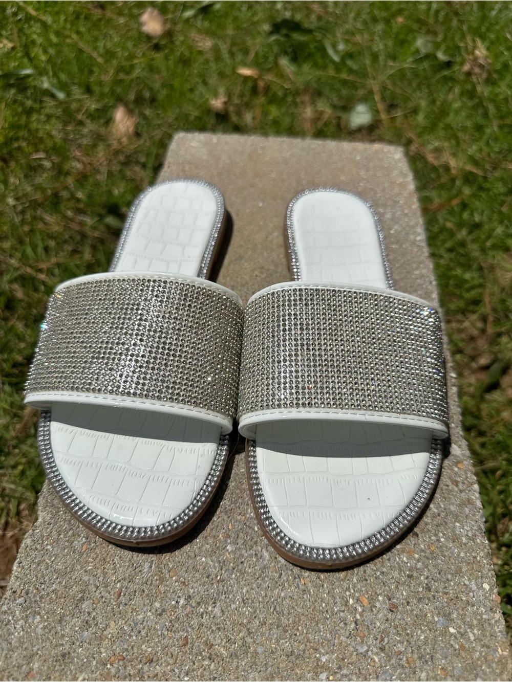 SHEIN White Rhinestone Slide Sandals